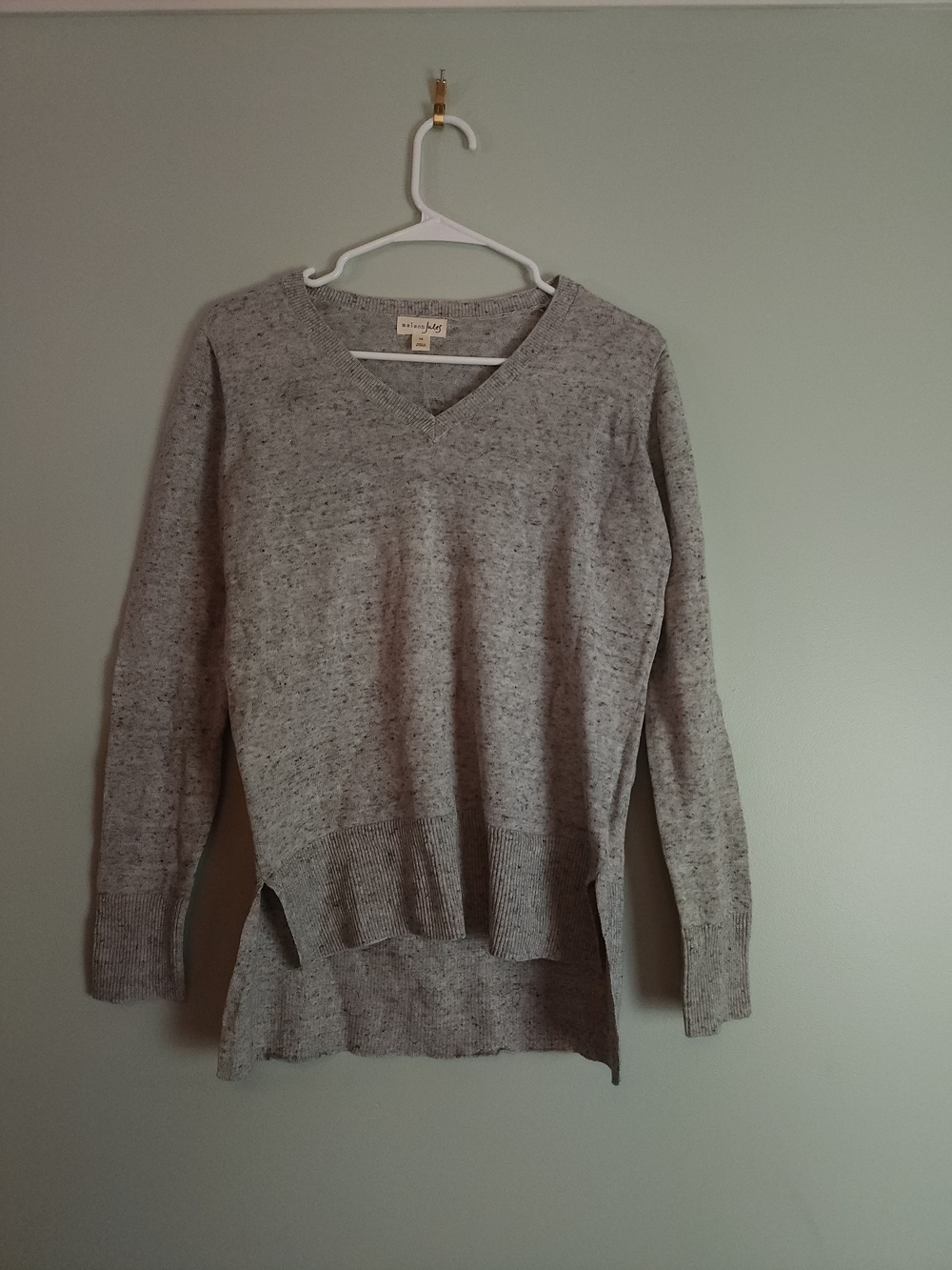 Maison Jules Light Heather Gray V-Neck Sweater with Side Slits